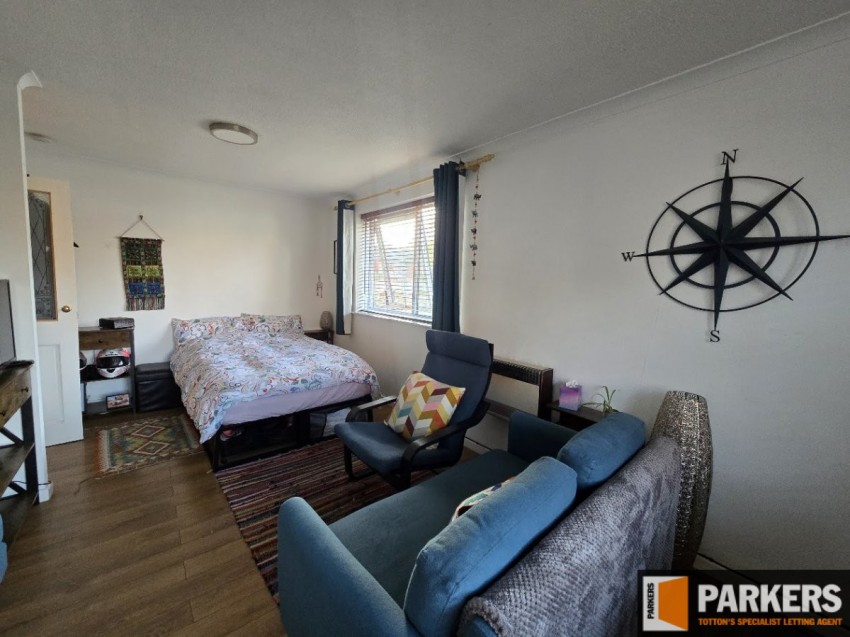 Images for Elliot Close, Totton