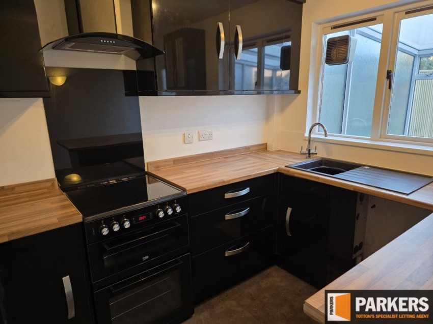 Images for Dickens Dell, Totton