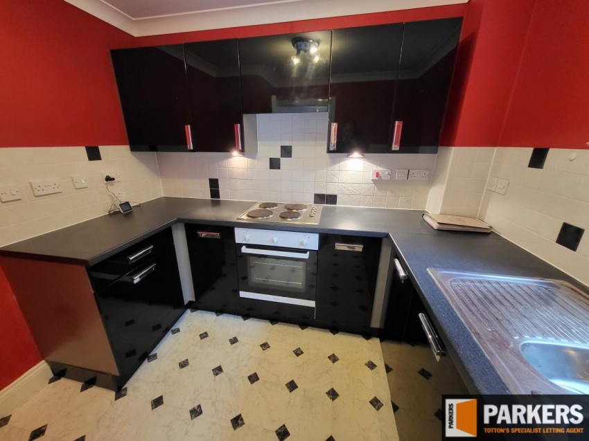 Images for 23-25 Firgrove Road, Freemantle