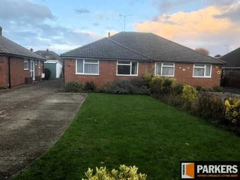 View Full Details for Barnsfield Crescent, Totton