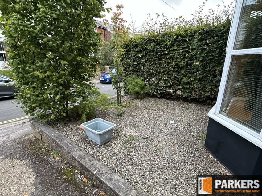 Images for 20 Avenue Road, Portswood